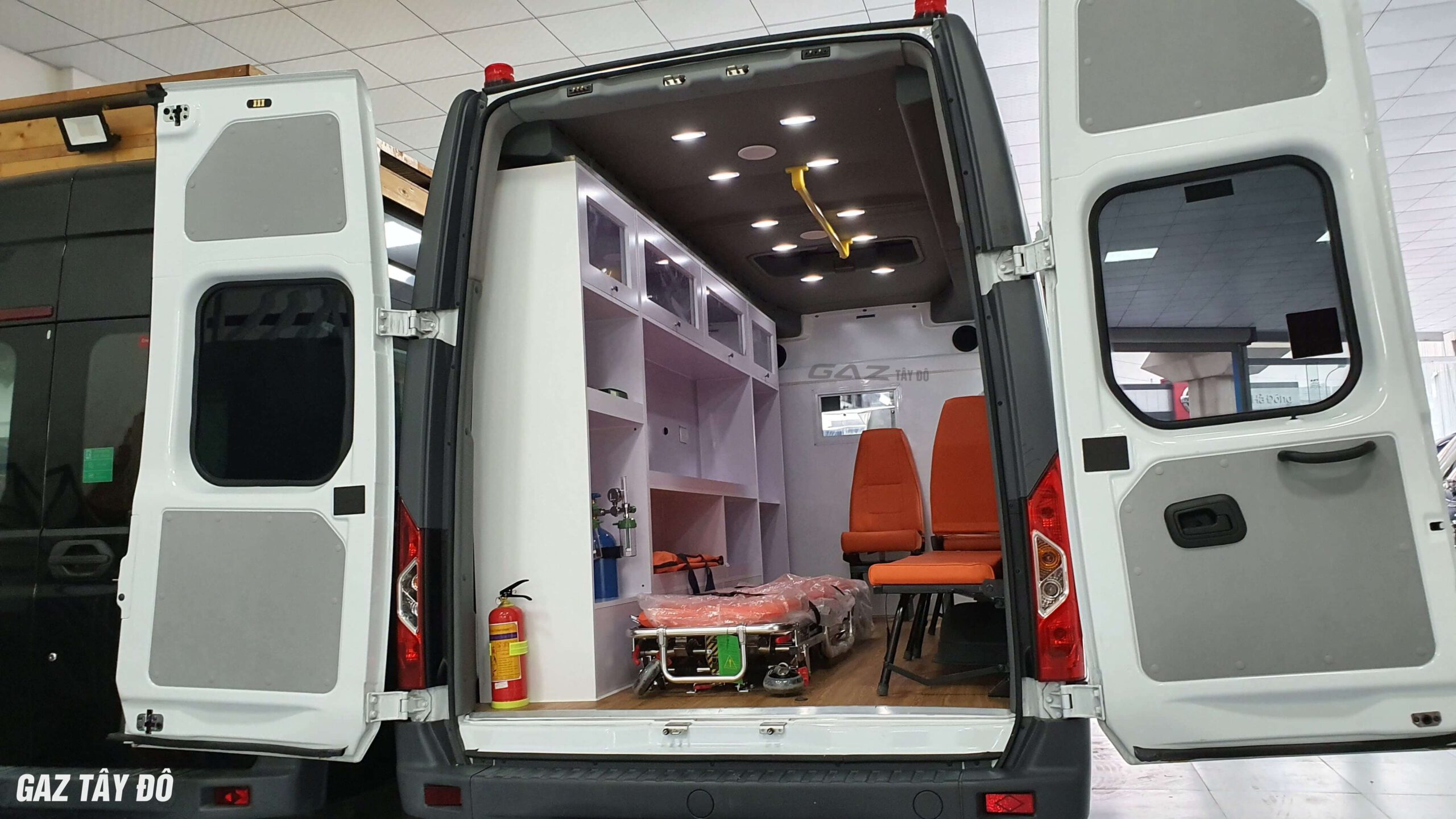 xe cứu thương gaz
