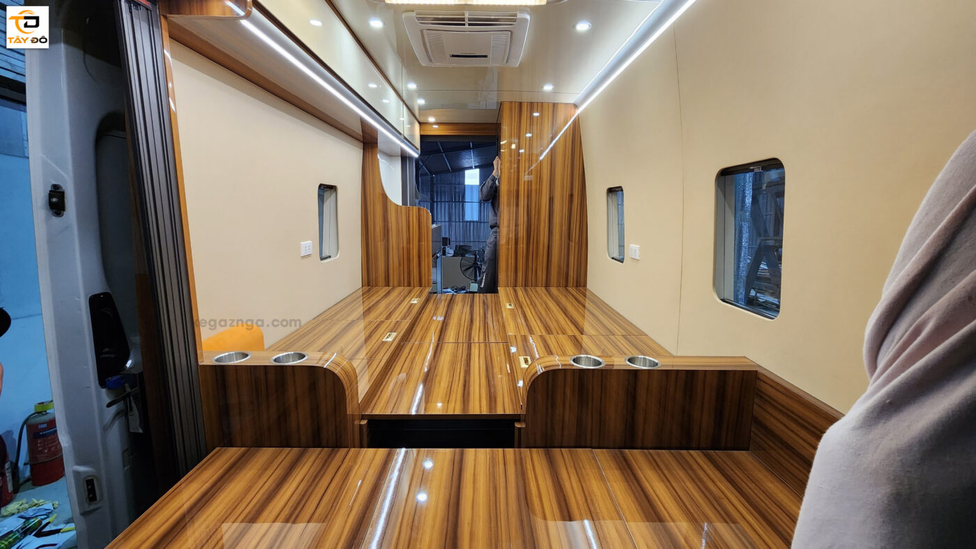 Xe Mobihome hạng A được thiết kế với nội thất cao cấp, sang trọng