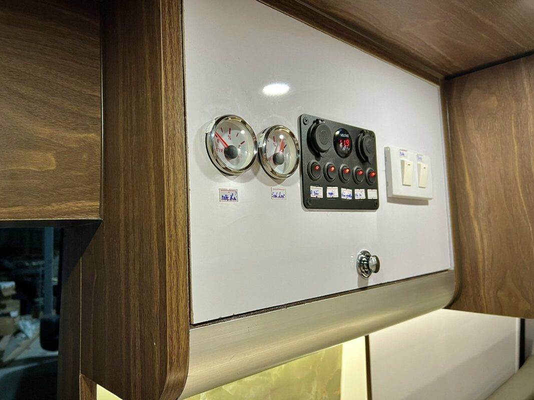 hệ thống điện trên xe gaz mobihome