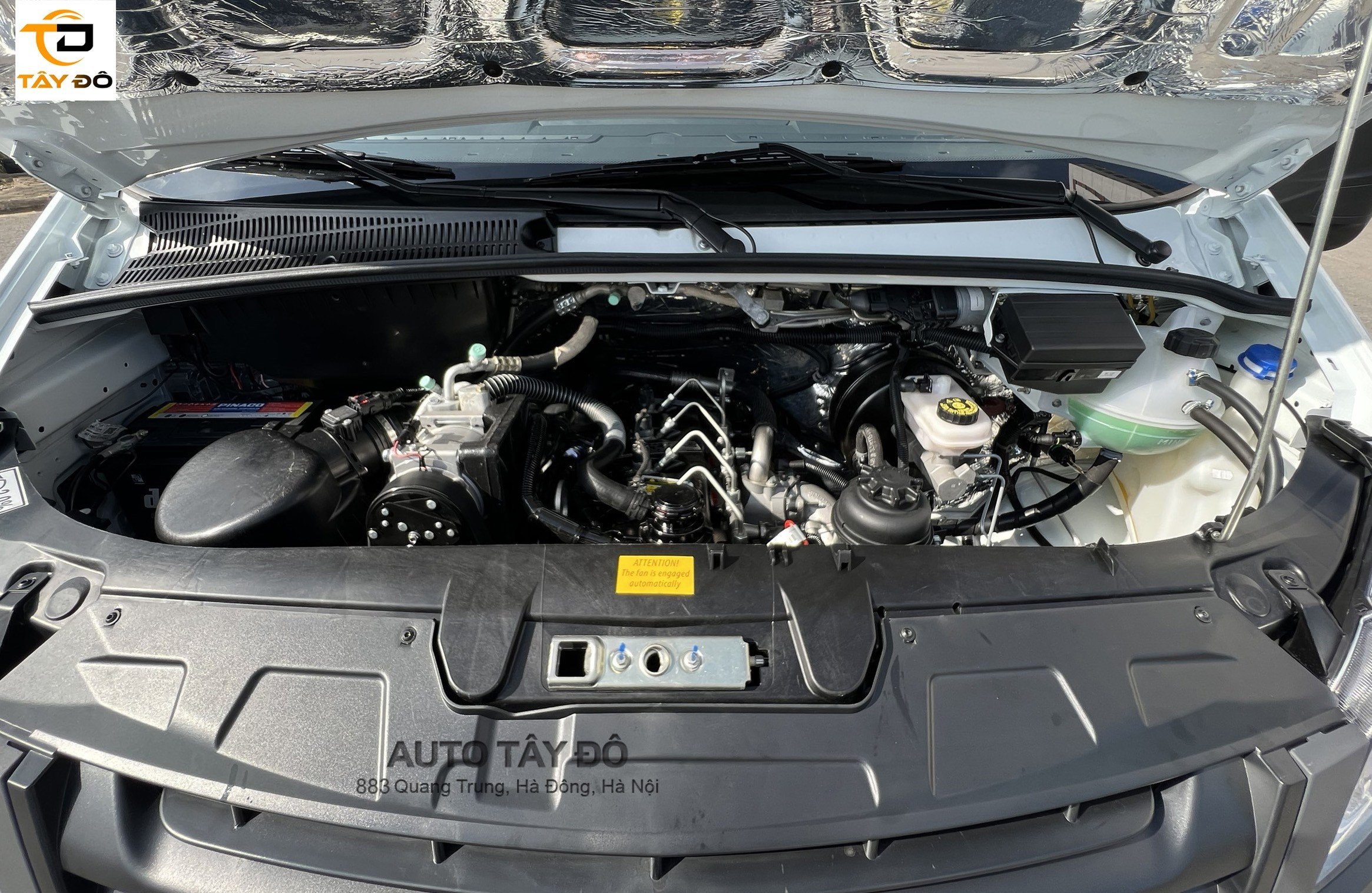 động cơ của gaz Limousine 11 chỗ