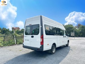 gaz limousine 11 chỗ