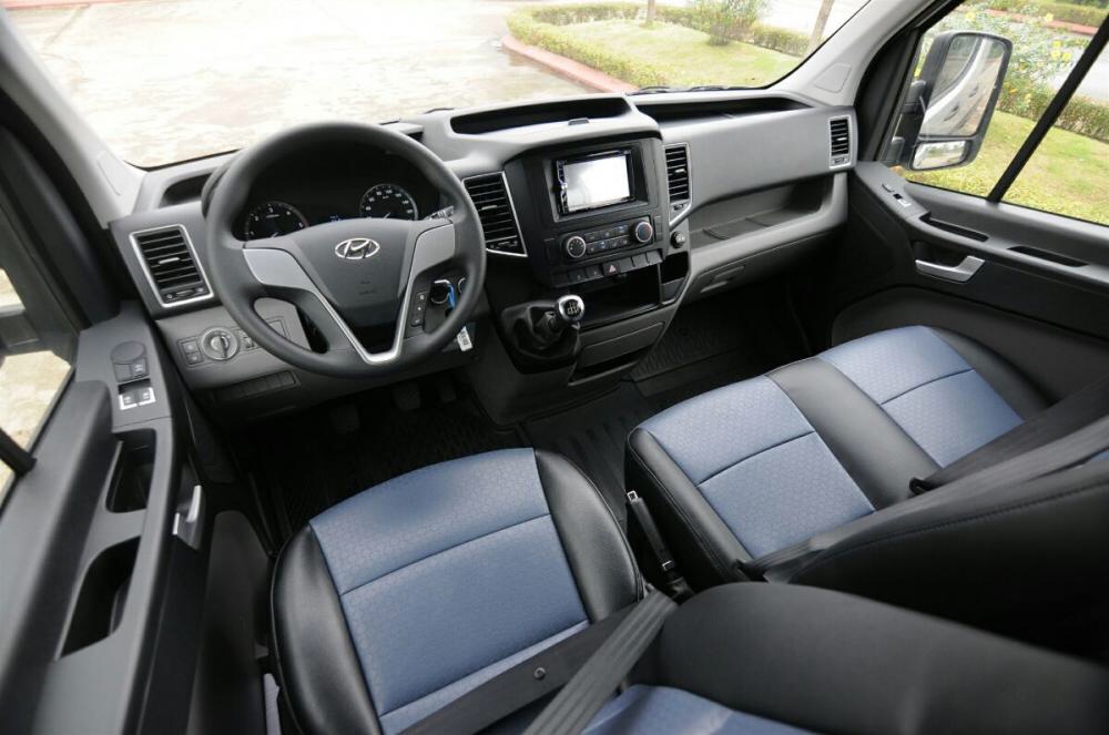nội thất hyundai solati 16 chỗ